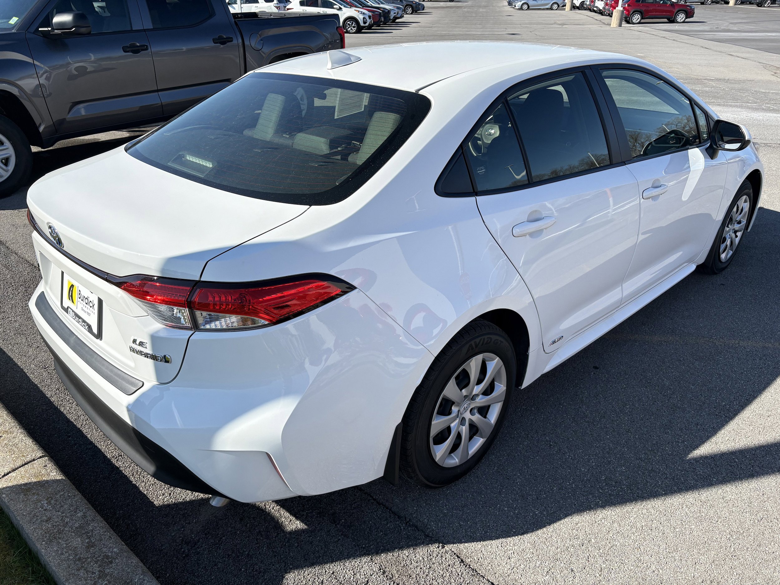 Used 2023 Toyota Corolla LE AWD/4WD image 5