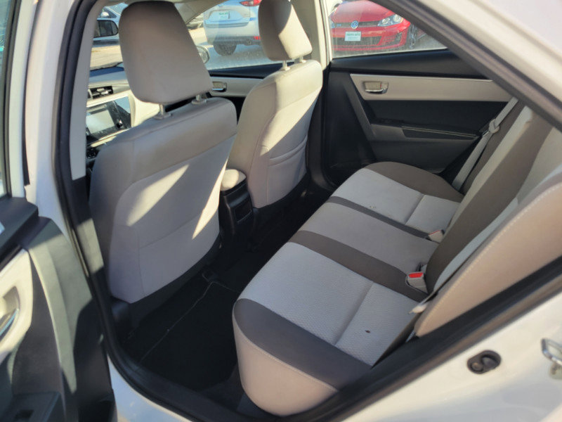 Used 2018 Toyota Corolla LE image 19