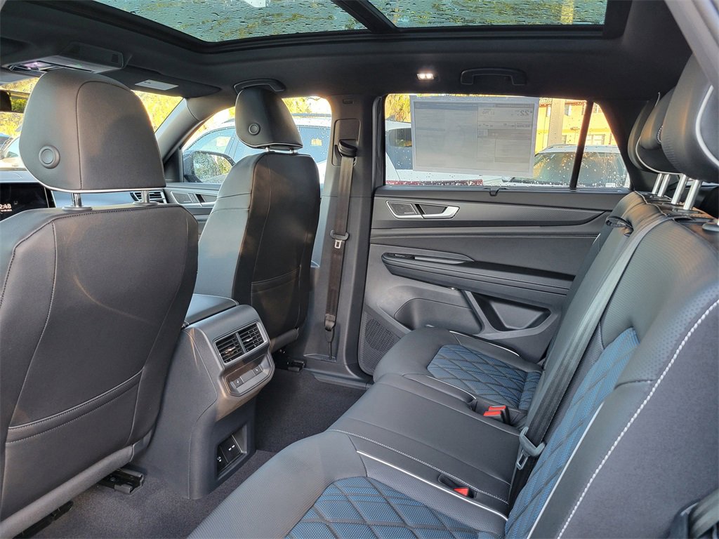 New 2026 Volkswagen Atlas Cross Sport SEL Premium R-Line image 5