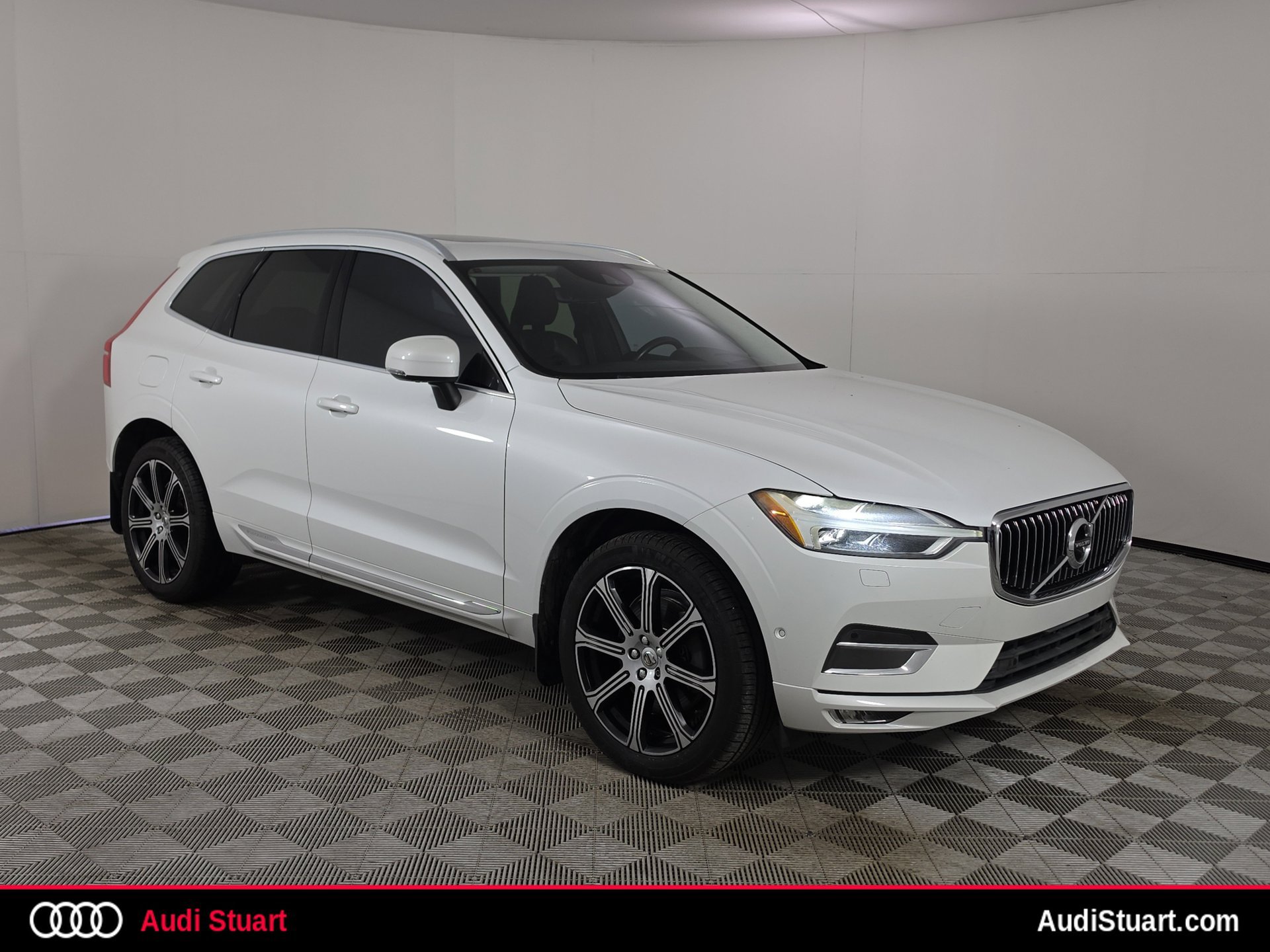 Used 2018 Volvo XC60 T6 Inscription w/ Convenience Package