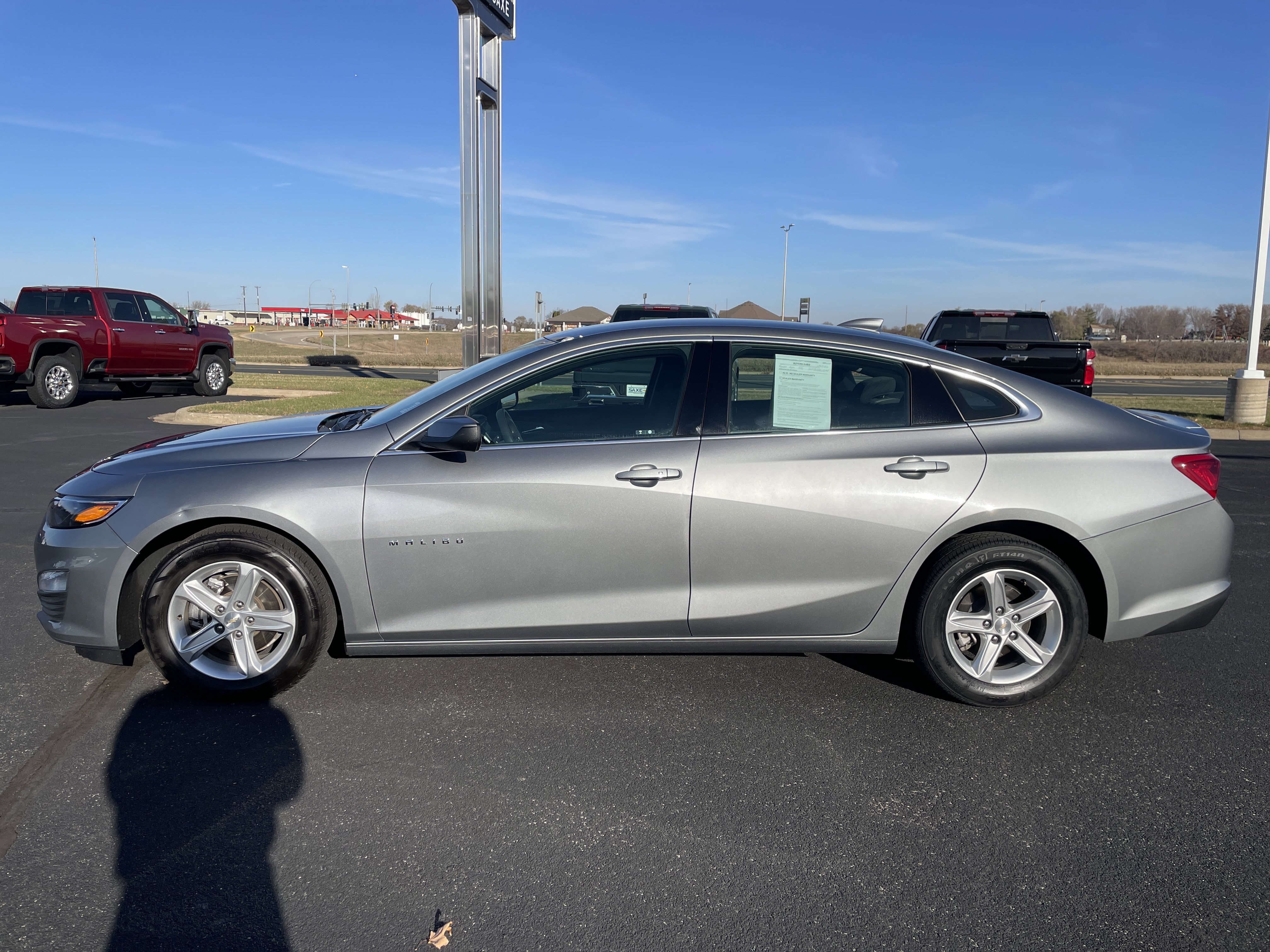 Used 2024 Chevrolet Malibu LT image 2