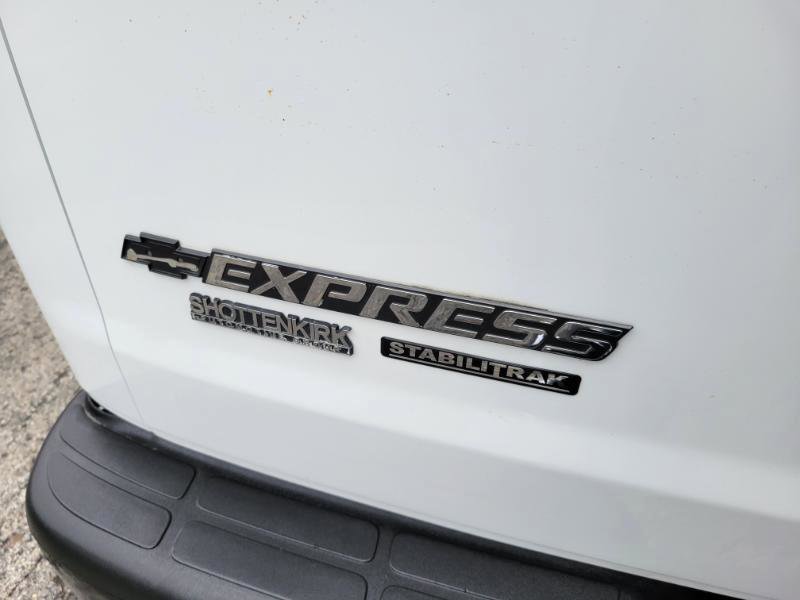 Used 2016 Chevrolet Express 2500 image 10