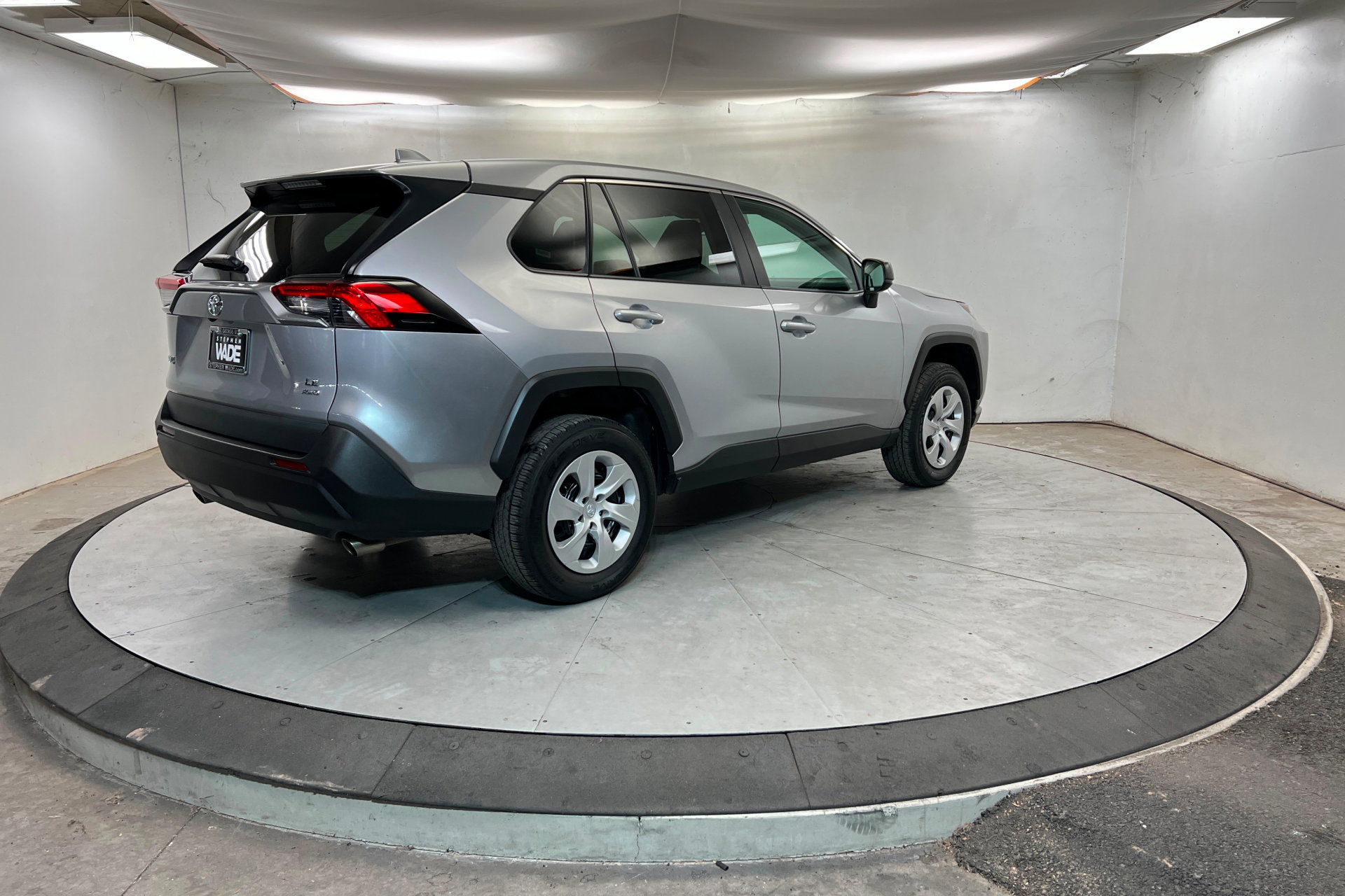 Used 2024 Toyota RAV4 LE image 6
