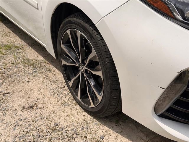 Used 2018 Toyota Corolla SE w/ Carpet Mat Package (TMS) FWD image 12