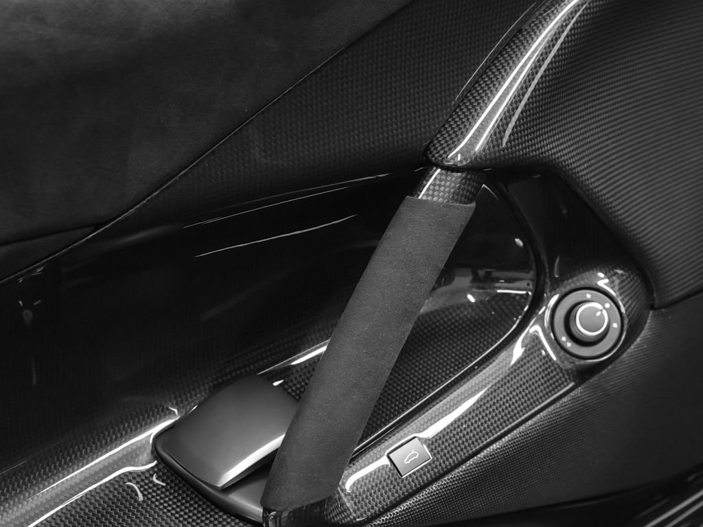 Certified 2022 Ferrari 812 Competizione image 32