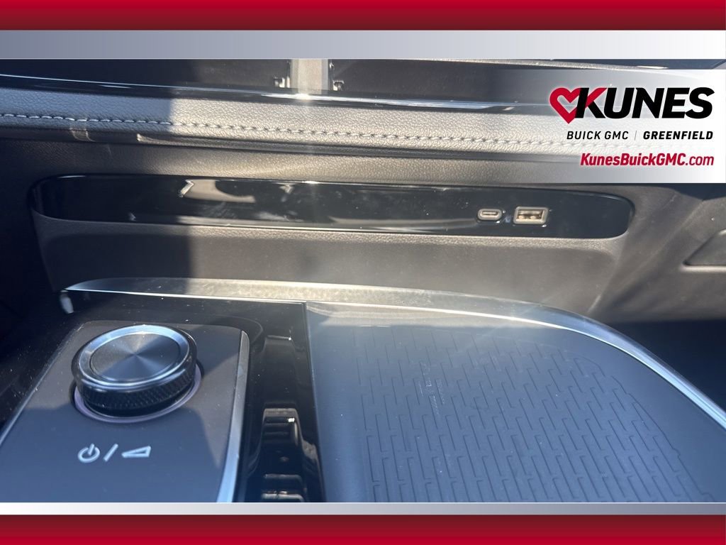 New 2026 Buick Enclave Sport Touring w/ Power Package image 32