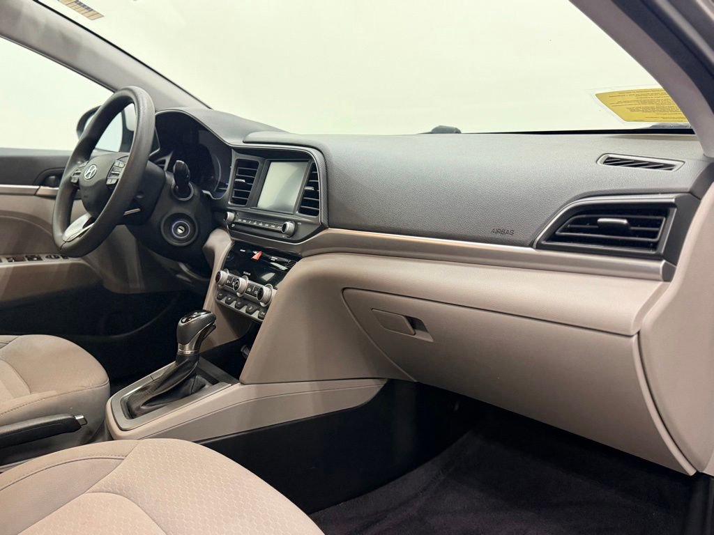 Used 2020 Hyundai Elantra SEL w/ Winter Weather Package FWD image 19