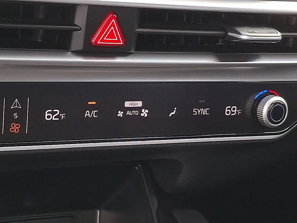 Certified 2025 Kia Sorento X-Line EX AWD/4WD image 22