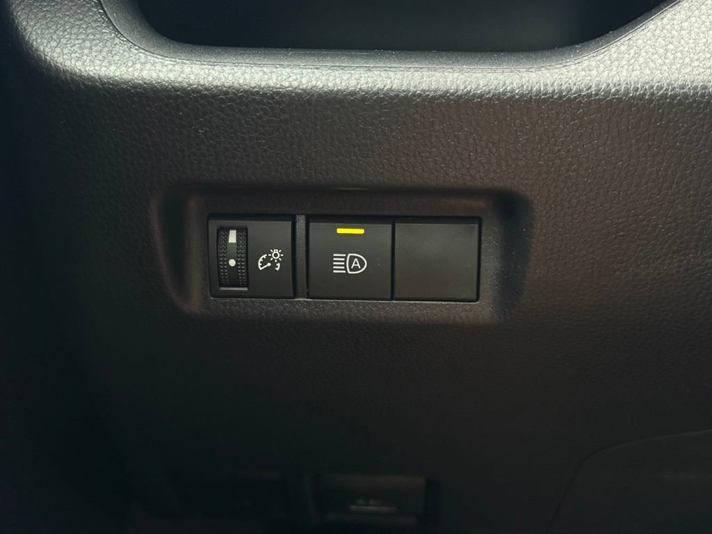 Used 2025 Toyota RAV4 XLE FWD image 22