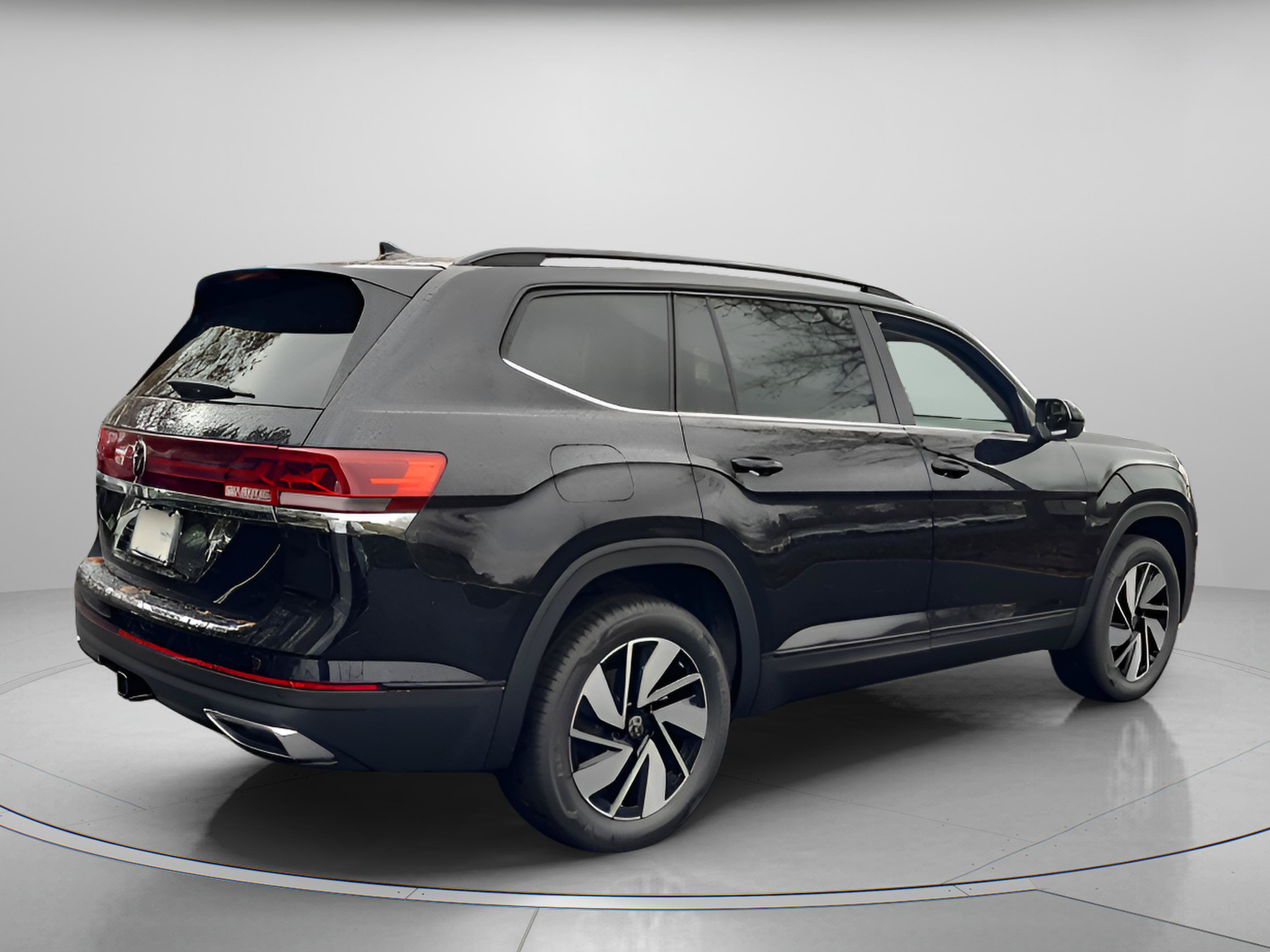 New 2026 Volkswagen Atlas SE FWD image 5