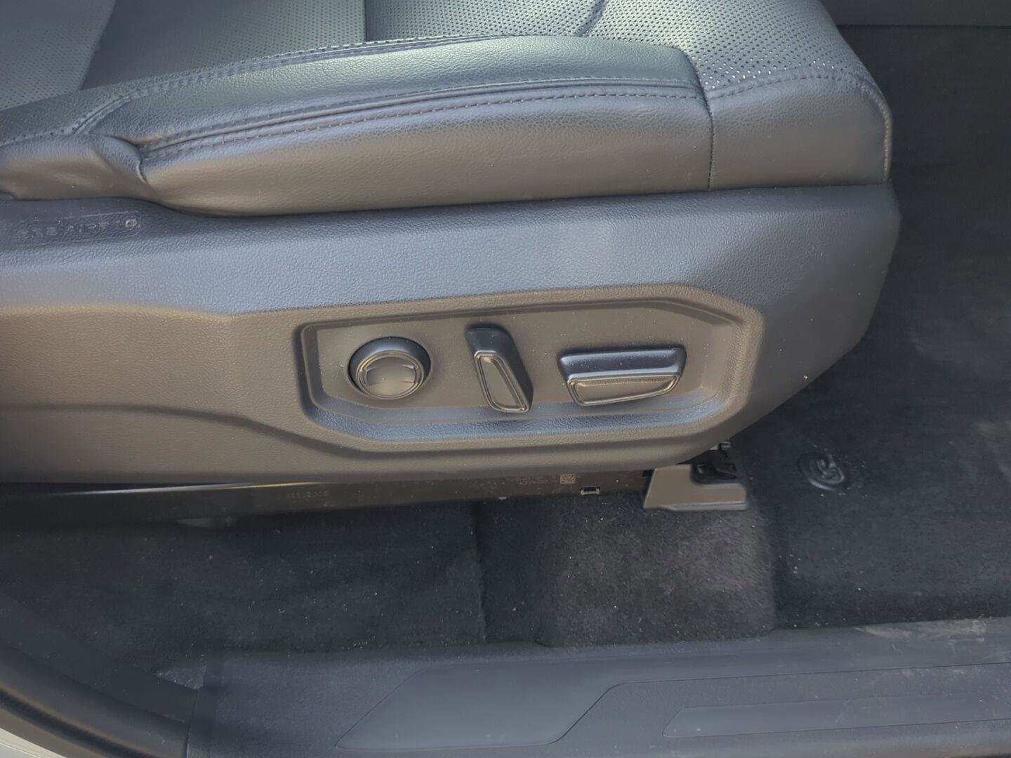 Used 2024 Toyota Sequoia Limited image 31