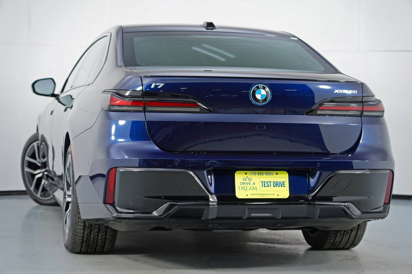 Used 2024 BMW i7 xDrive60 w/ Executive Package image 6