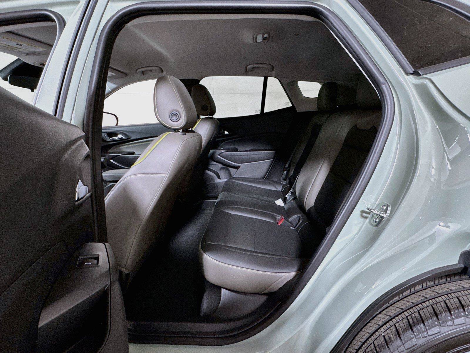 New 2026 Chevrolet Trax ACTIV w/ Driver Confidence Package FWD image 12