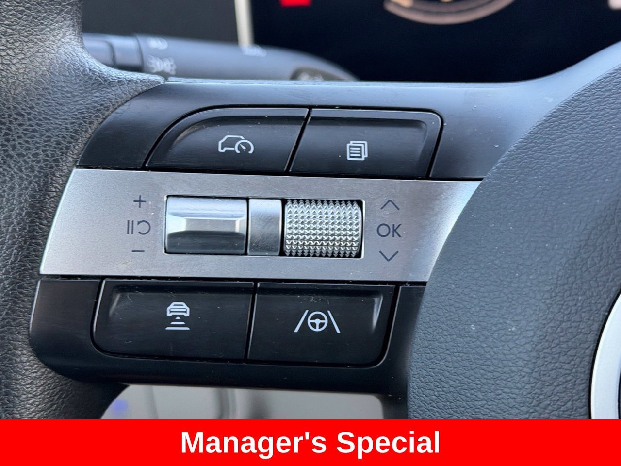 Used 2023 Chevrolet Malibu LT FWD image 16