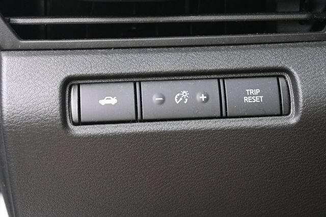 Used 2025 Nissan Altima 2.5 SV FWD image 18