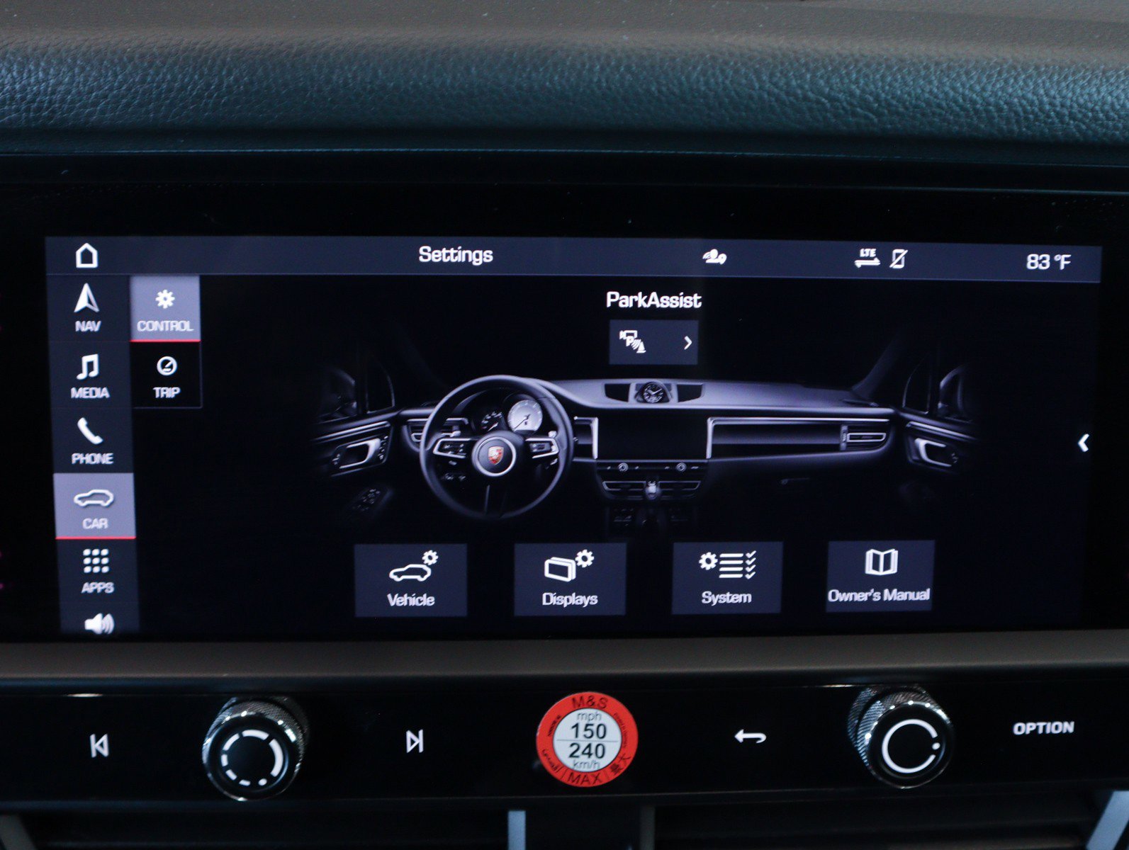 Certified 2022 Porsche Macan AWD/4WD image 17