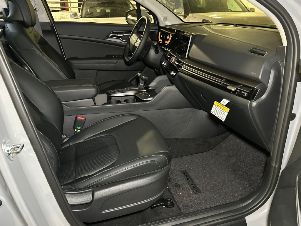 New 2026 Kia Sportage EX w/ EX Panorama Roof Package FWD image 11