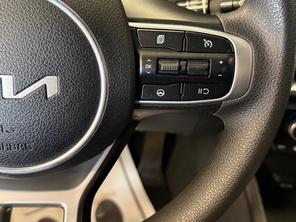Used 2022 Kia K5 LXS image 11