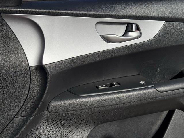 Used 2024 Kia Forte LXS w/ LXS Technology Package image 24