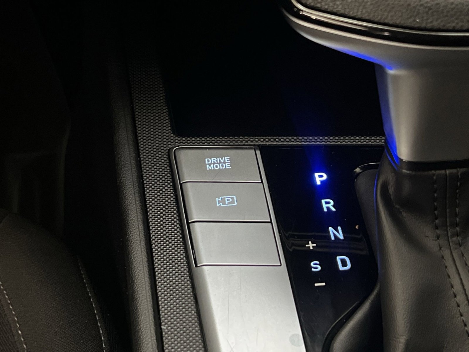 Used 2023 Hyundai Elantra SEL image 32