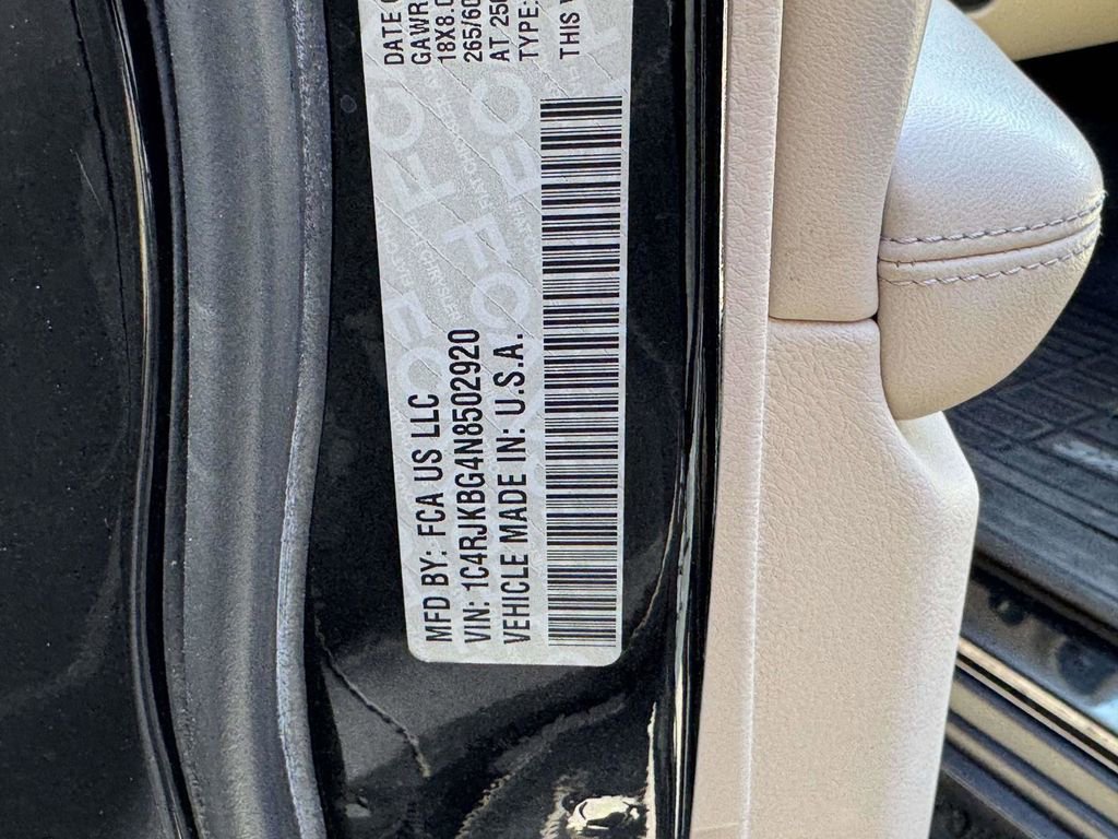 Used 2022 Jeep Grand Cherokee L Limited AWD/4WD image 26