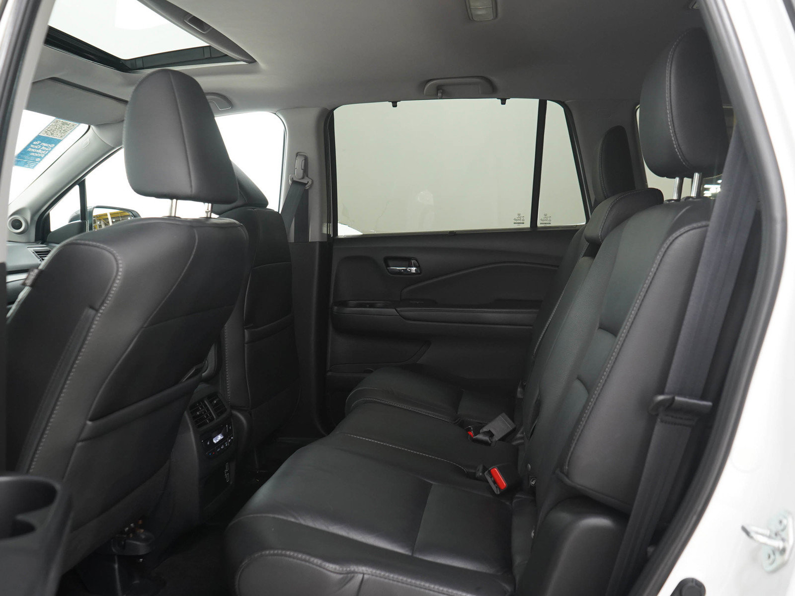 Used 2022 Honda Pilot Black Edition image 16