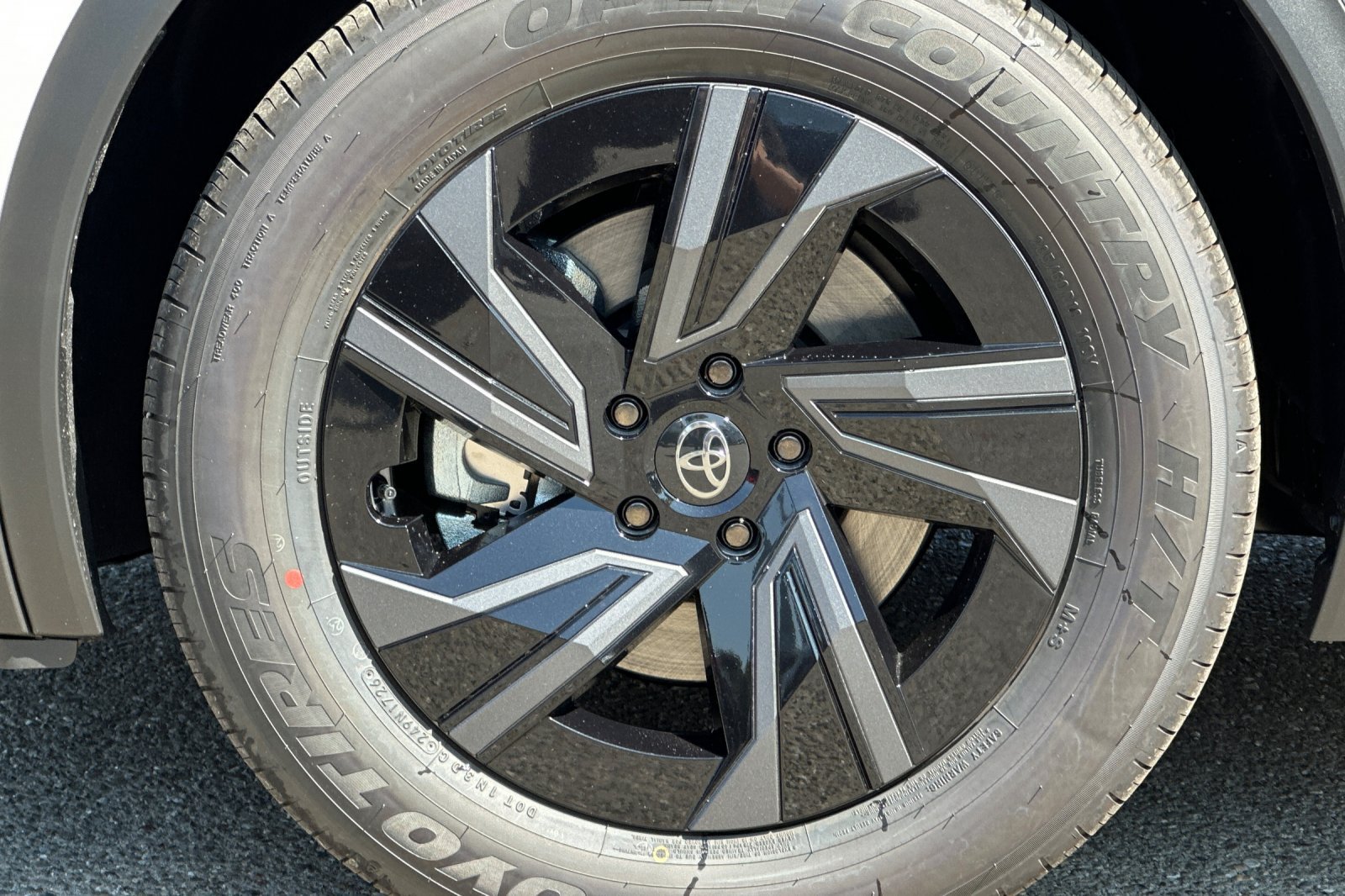 New 2026 Toyota C-HR AWD/4WD image 33