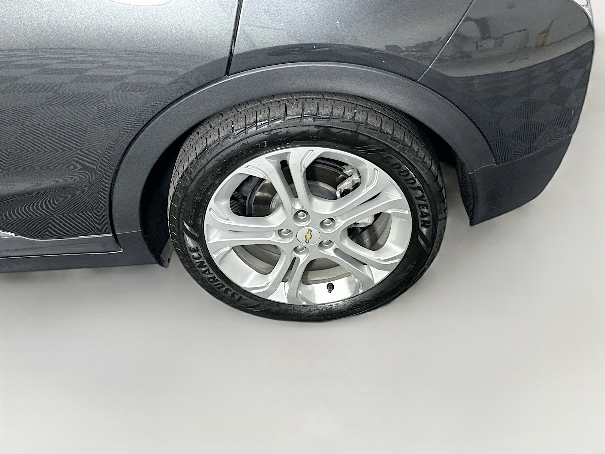Used 2017 Chevrolet Bolt LT FWD image 11