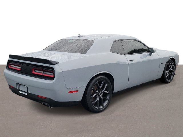 Used 2022 Dodge Challenger R/T w/ Driver Convenience Group RWD image 2
