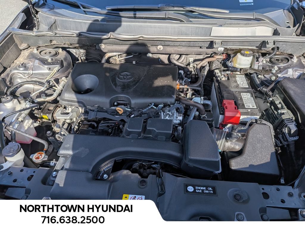 Used 2025 Toyota RAV4 XLE AWD/4WD image 35