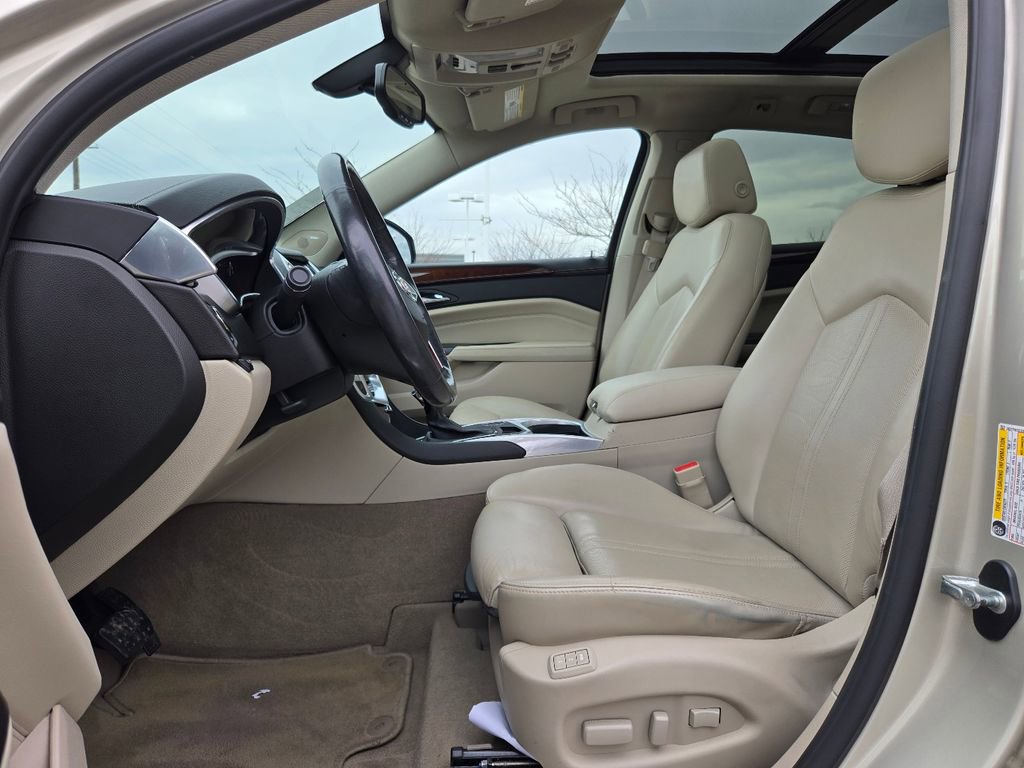 Used 2013 Cadillac SRX Luxury image 3