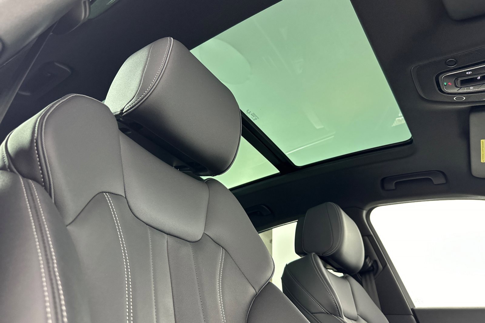 Used 2023 Audi Q5 2.0T Premium w/ Convenience Package image 16