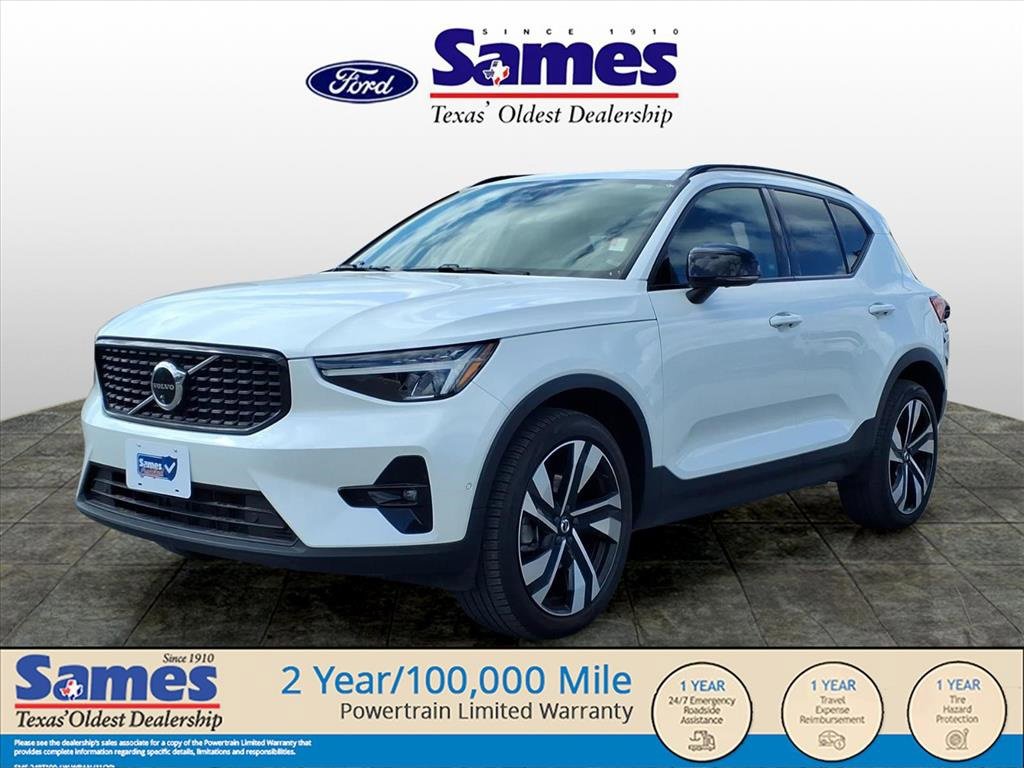 Used 2024 Volvo XC40 B5 Plus w/ Climate Package image 2