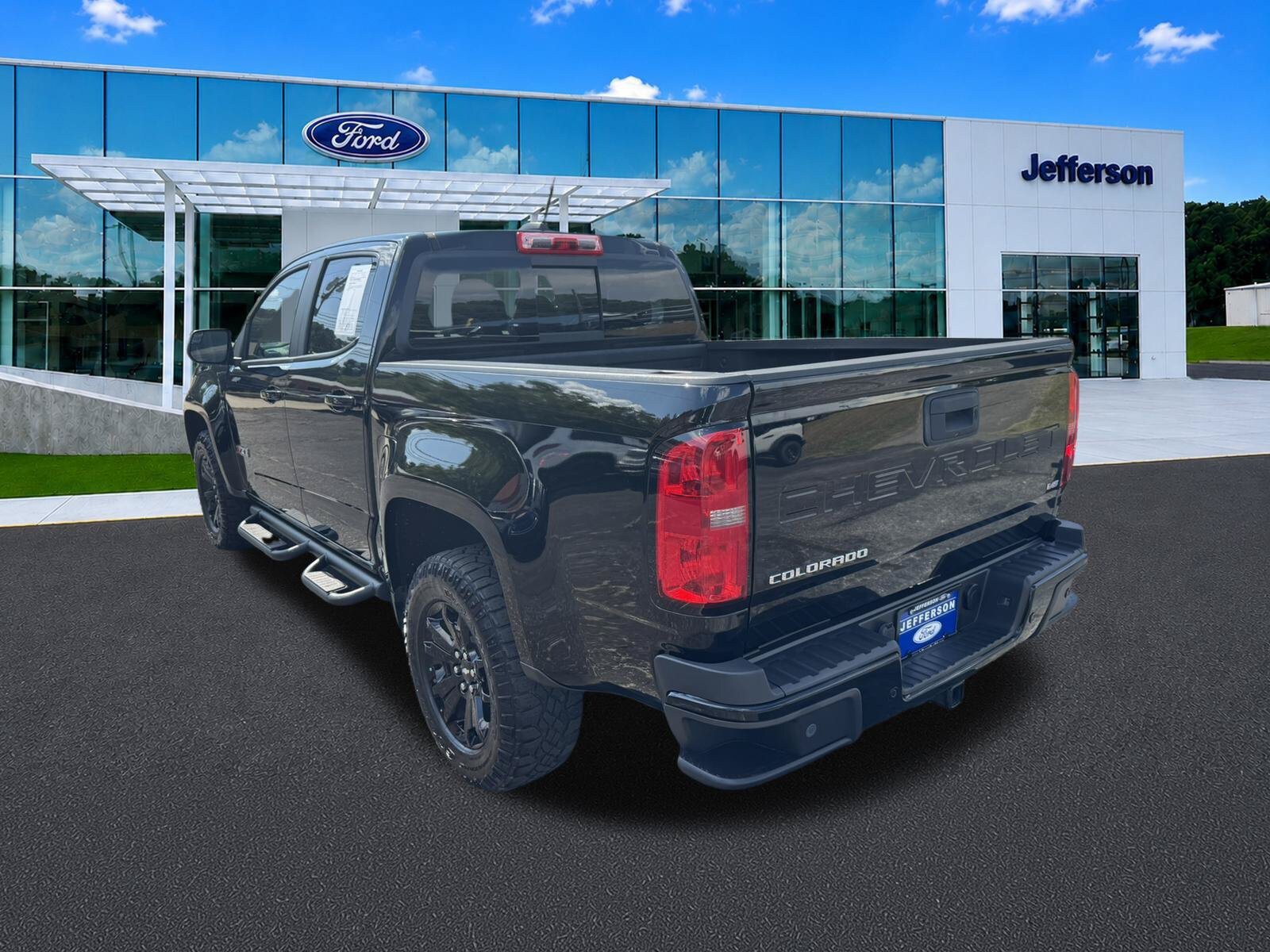 Used 2022 Chevrolet Colorado Z71 w/ Z71 Midnight Edition AWD/4WD image 5
