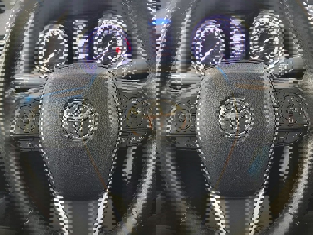 Used 2018 Toyota Camry SE w/ Moonroof Package image 19