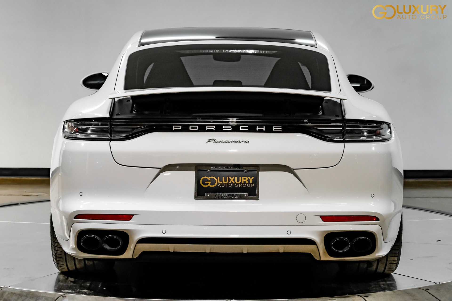 Used 2023 Porsche Panamera Platinum Edition w/ Sportdesign Package RWD image 11