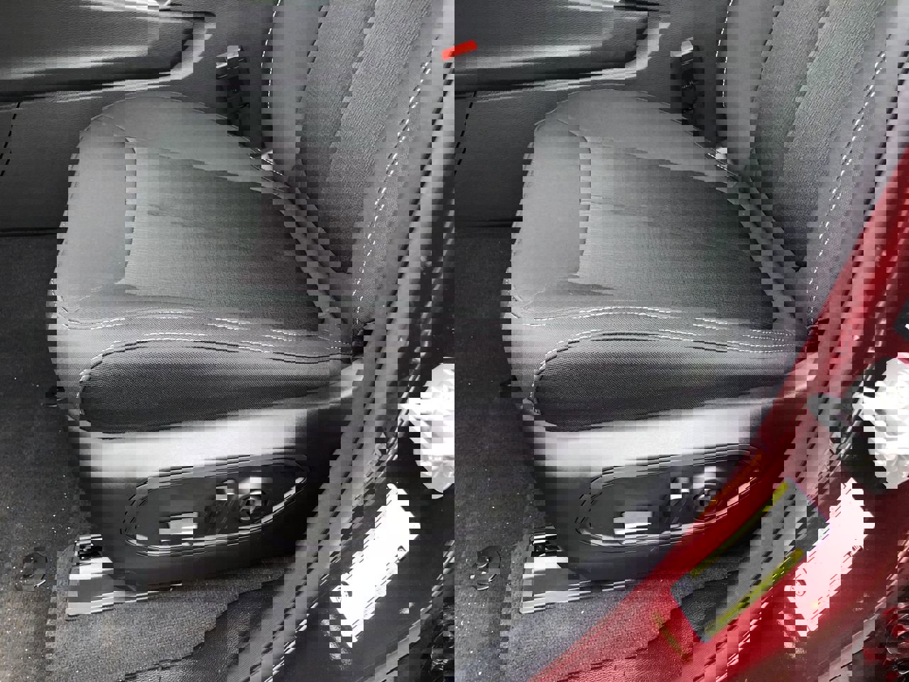 New 2026 Jeep Grand Cherokee Laredo image 15