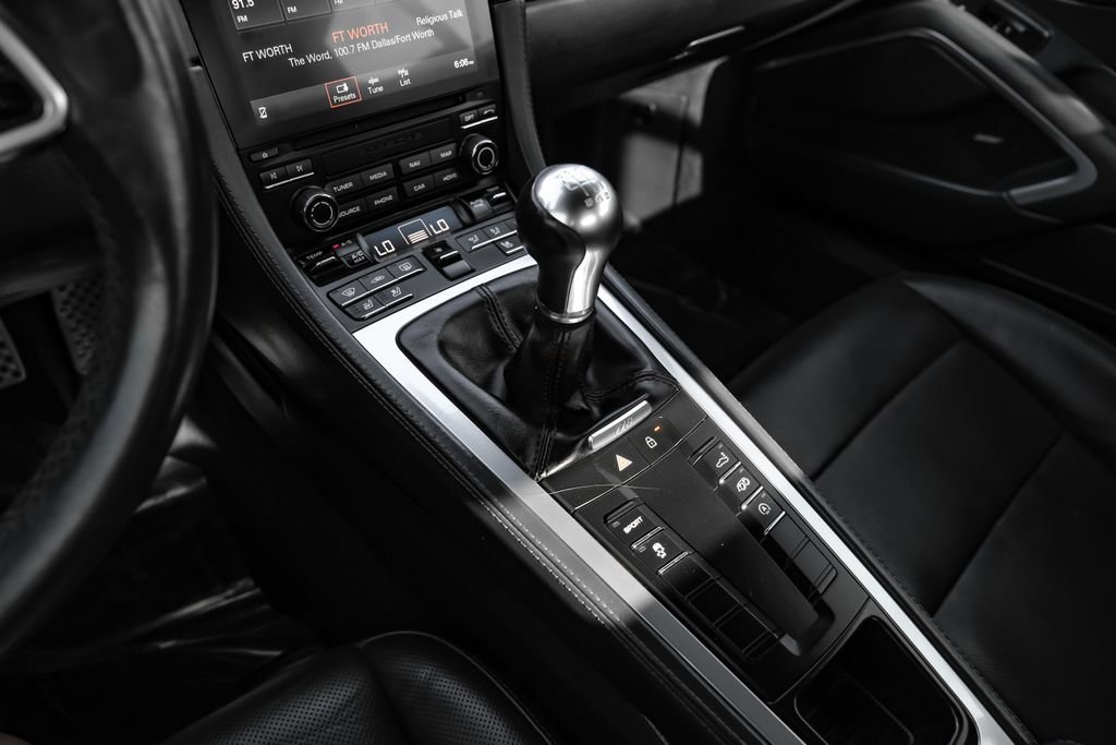 Used 2021 Porsche 718 Cayman RWD image 17