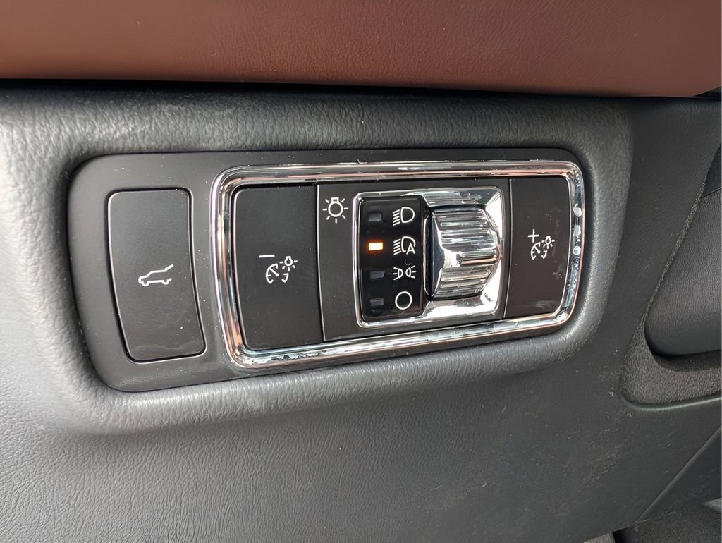 Used 2025 Lincoln Aviator Reserve w/ Luxury Package AWD/4WD image 16