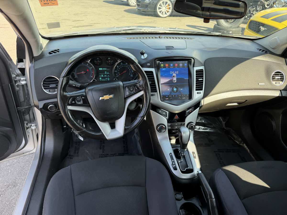 Used 2014 Chevrolet Cruze LT FWD image 10