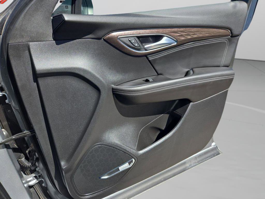 Used 2023 Buick Envision Avenir image 30