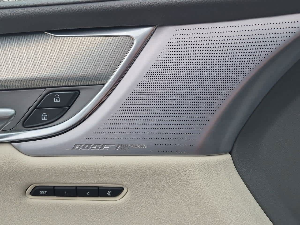 Used 2024 Cadillac XT5 Premium Luxury w/ LPO, Floor Liner Package AWD/4WD image 31