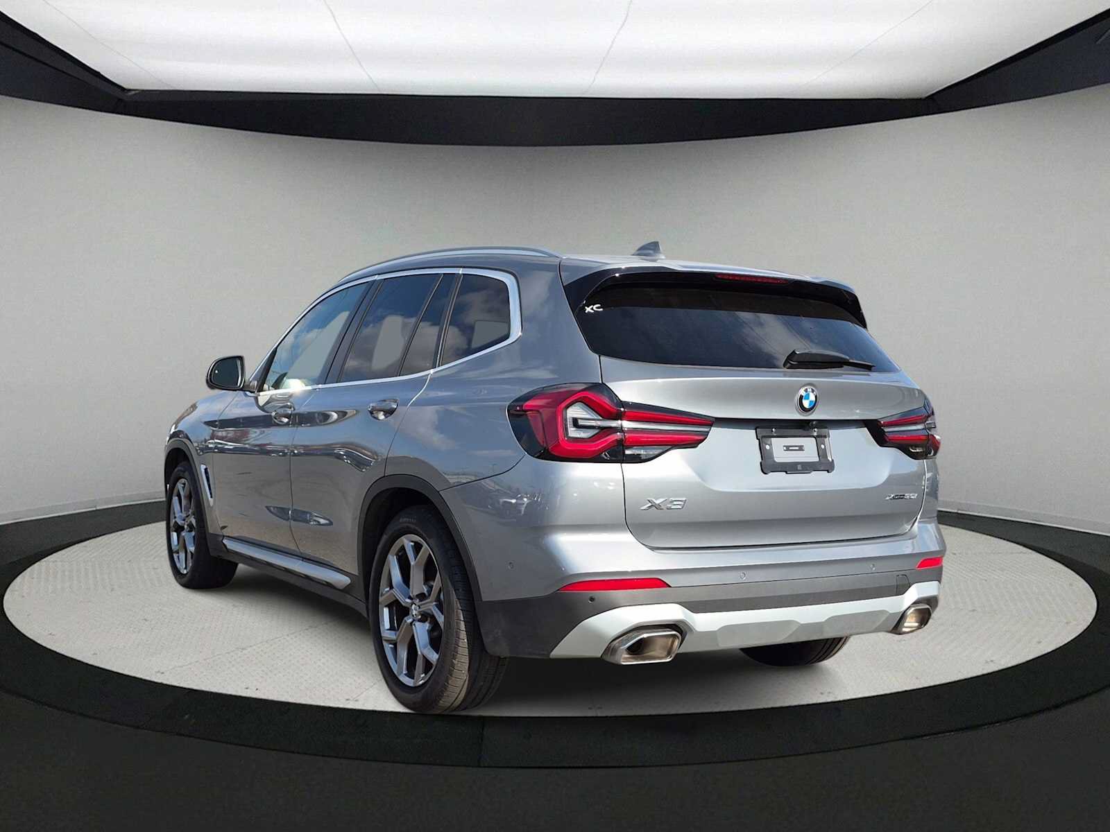 Used 2024 BMW X3 xDrive30i w/ Premium Package AWD/4WD image 6