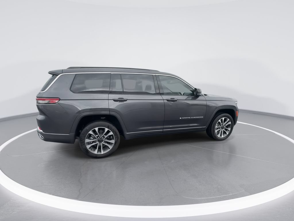 Used 2025 Jeep Grand Cherokee L Overland w/ Advanced Protech Group III AWD/4WD image 8