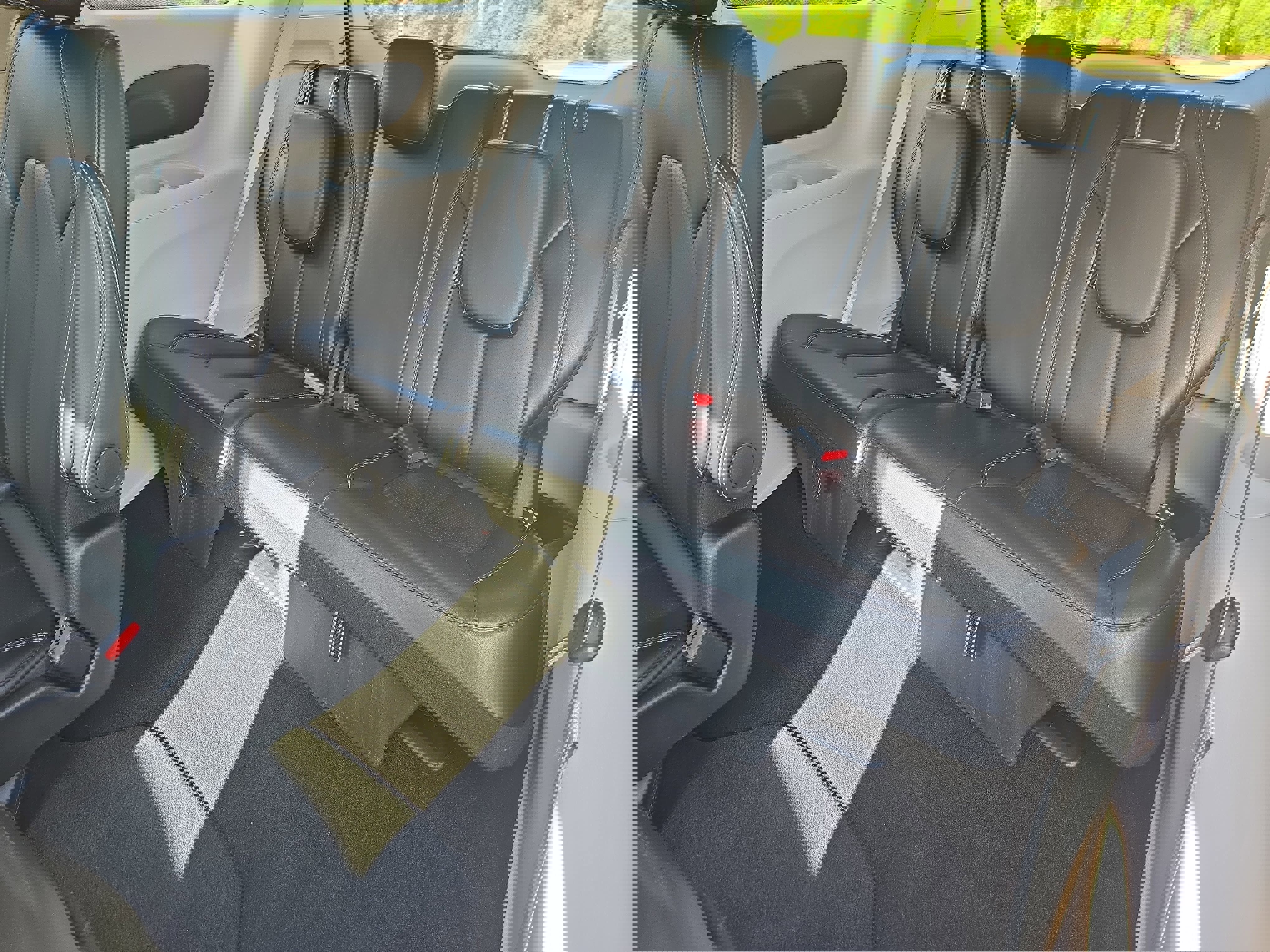 Used 2024 Chrysler Pacifica Touring-L image 14