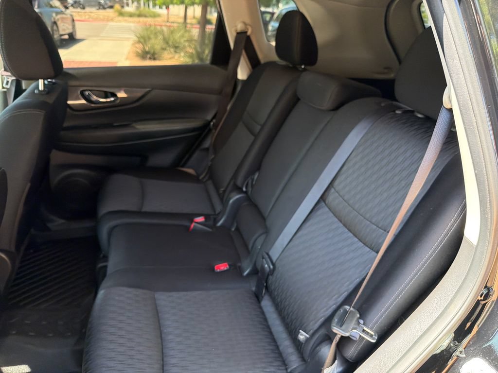 Used 2018 Nissan Rogue S w/ S Value Package FWD image 33