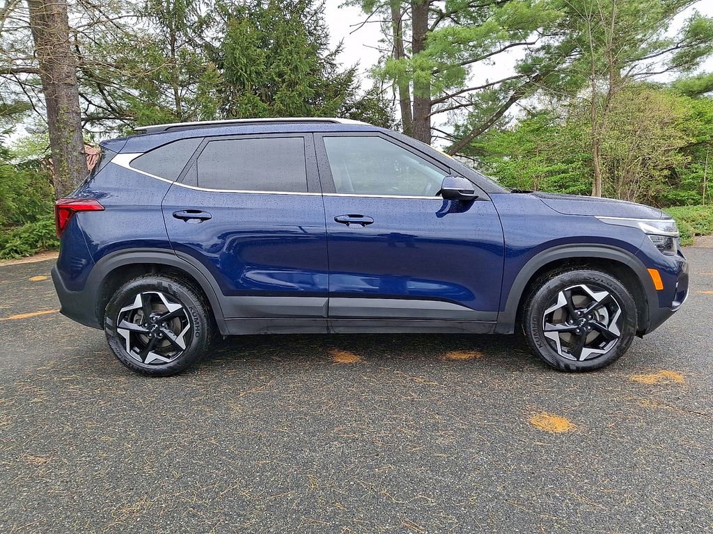 Used 2024 Kia Seltos EX AWD/4WD image 7