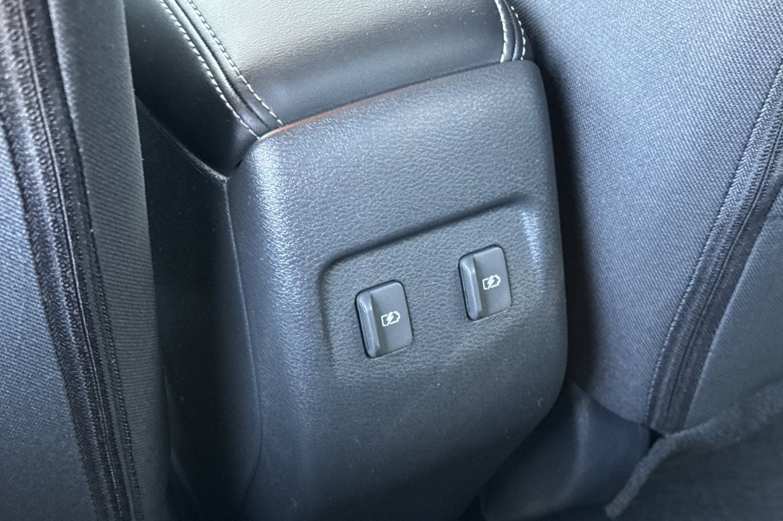 Used 2023 Nissan Kicks SV image 13