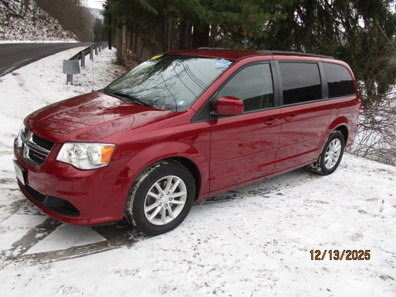 Used 2016 Dodge Grand Caravan SXT w/ UConnect Hands-Free Group FWD image 1
