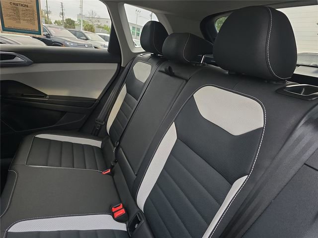 Used 2025 Volkswagen Taos SEL image 13